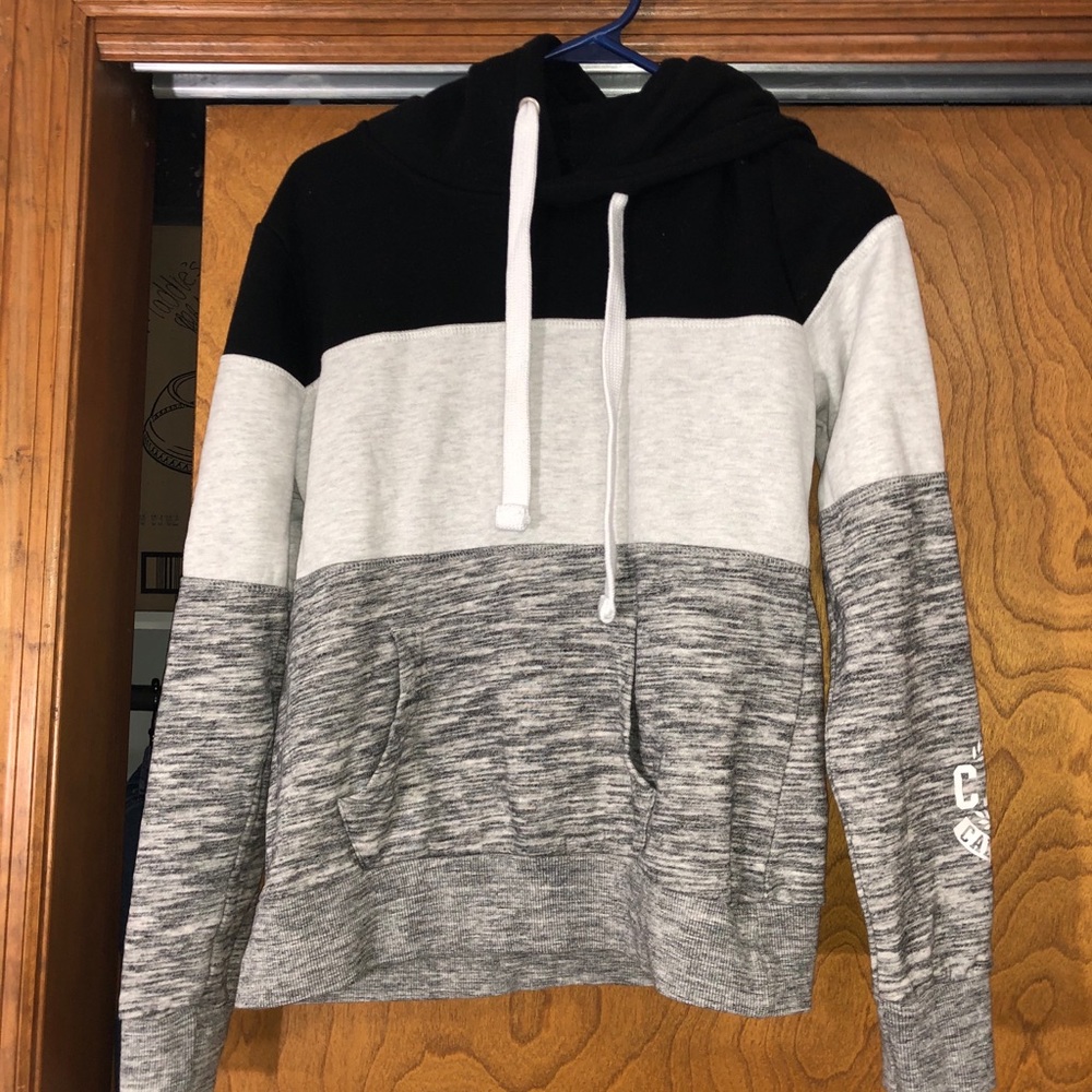 grey and black sweatshirt